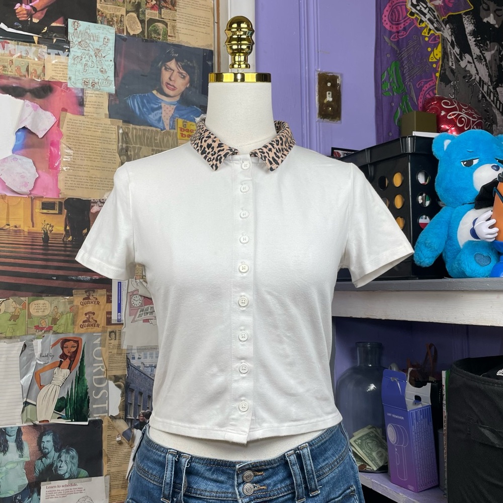 Leopard Collar Crop Button-Up